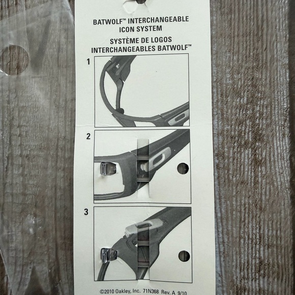 Oakley Batwolf Interchangeable Icon System Red - Picture 2 of 3